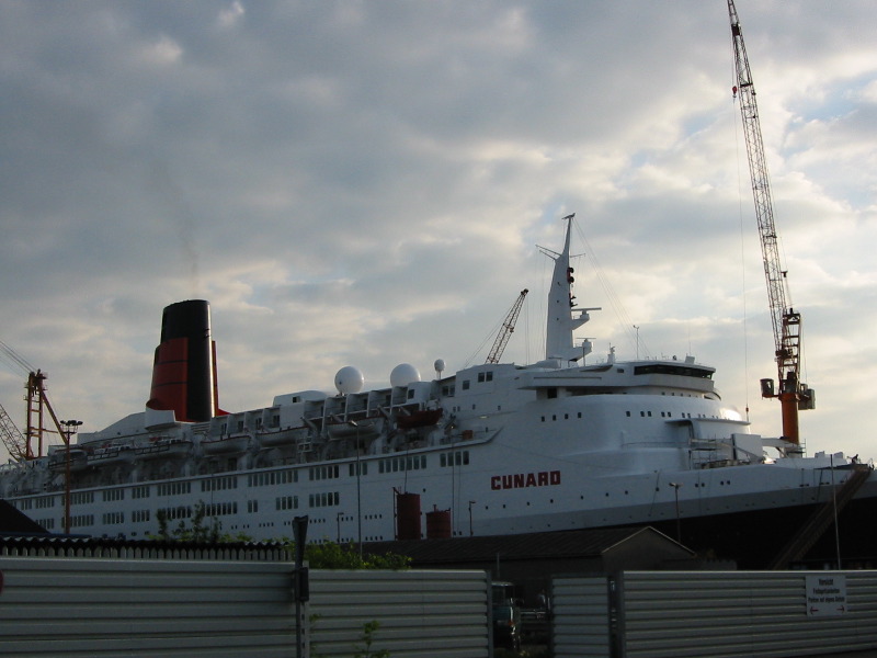 After her last voyage as a liner: The QE2 in the dock