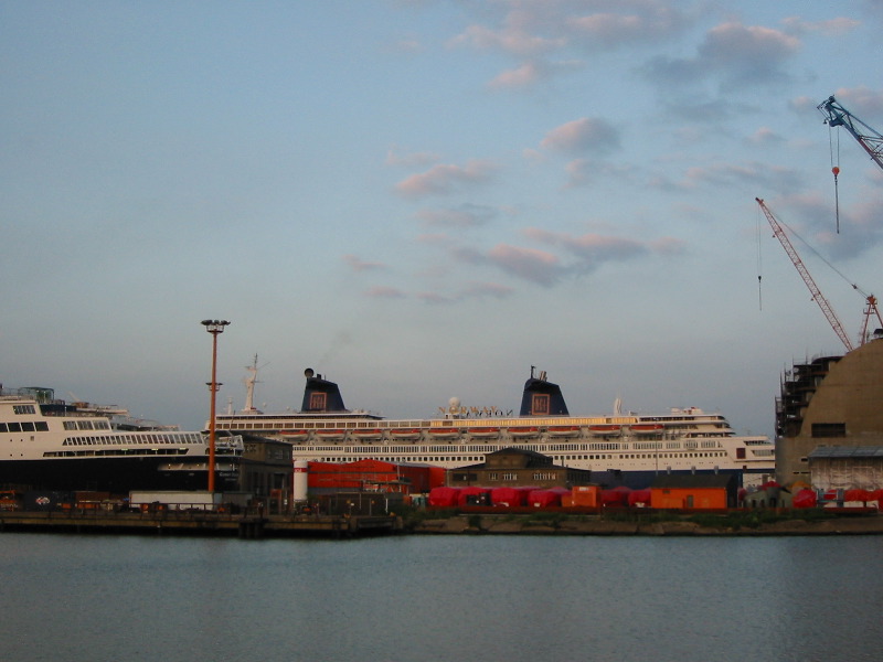 Another picture of the three cruise ships