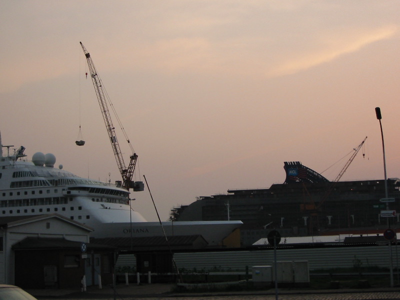 Next to her, in the floating dock, the Pride of America