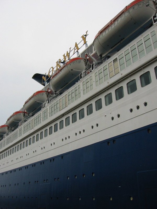 View of the mid-section of the ship.