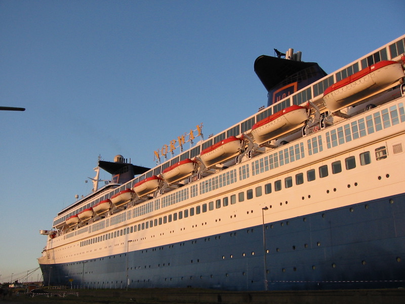 View of the mid-section of the ship.