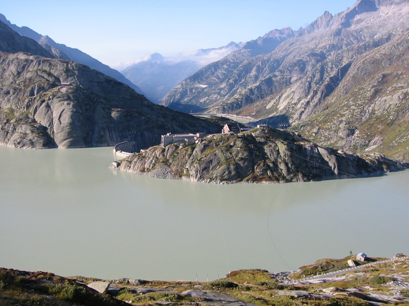 Noch ein Blick auf den Felsen, auf dem das Grimselhospiz steht