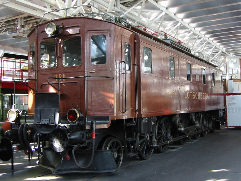 Diese schöne, alte Lok stammt von der Bern-Lötschberg-Simplon Bahn