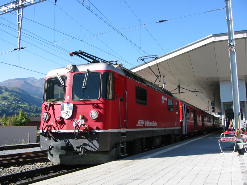 Dafür beginnt hier das umfangreiche Streckennetz der Rhätischen Bahn (RhB)
