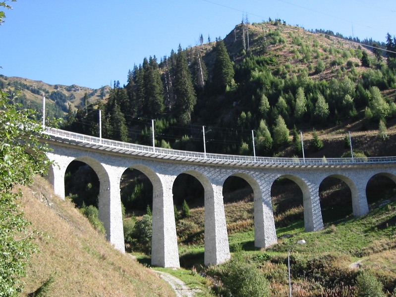 Ein wunderschöner Viadukt, leider ohne Zug