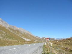 Hier geht es gleich weiter, hinab ins Engadin