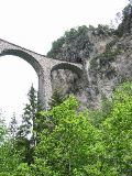 Kurz vor Filisur führt dieses sehr bekannte Viadukt über den Landwasser