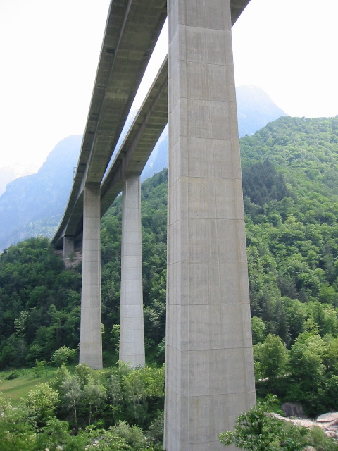 Tessin, Autobahnbrücke