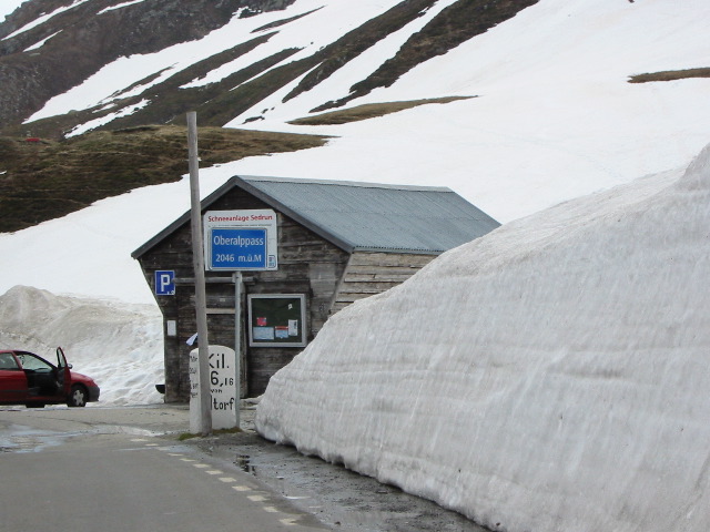 Obwohl nicht sonderlich hoch, liegt hier noch eine Menge Schnee