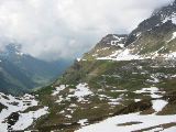 Weil die anderen Pässe noch geschlossen sind, fahre ich den Klausenpass