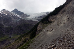 Hoch oben am steilen Hang: Der Bisgletscher