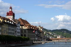 Die Altstadt von Luzern, links das Rathaus
