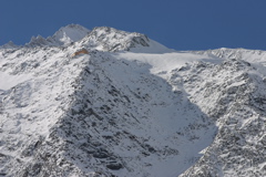 Beachtliche 3335m hoch gelegen: Die Mischabelhütten